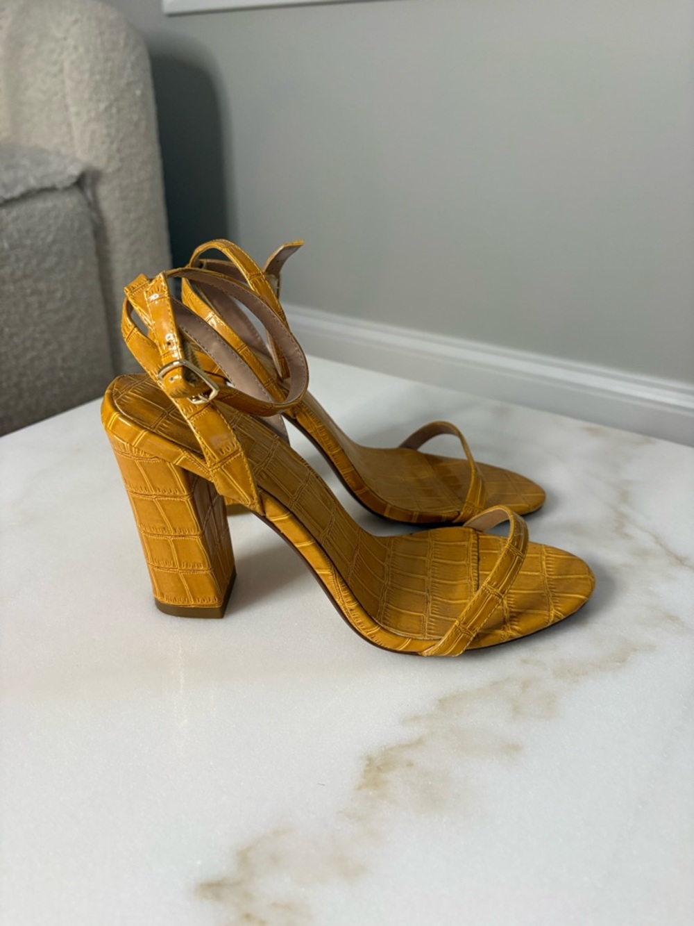 RAYE Women’s Mustard Yellow Croc-Embossed Block Heel Sandals